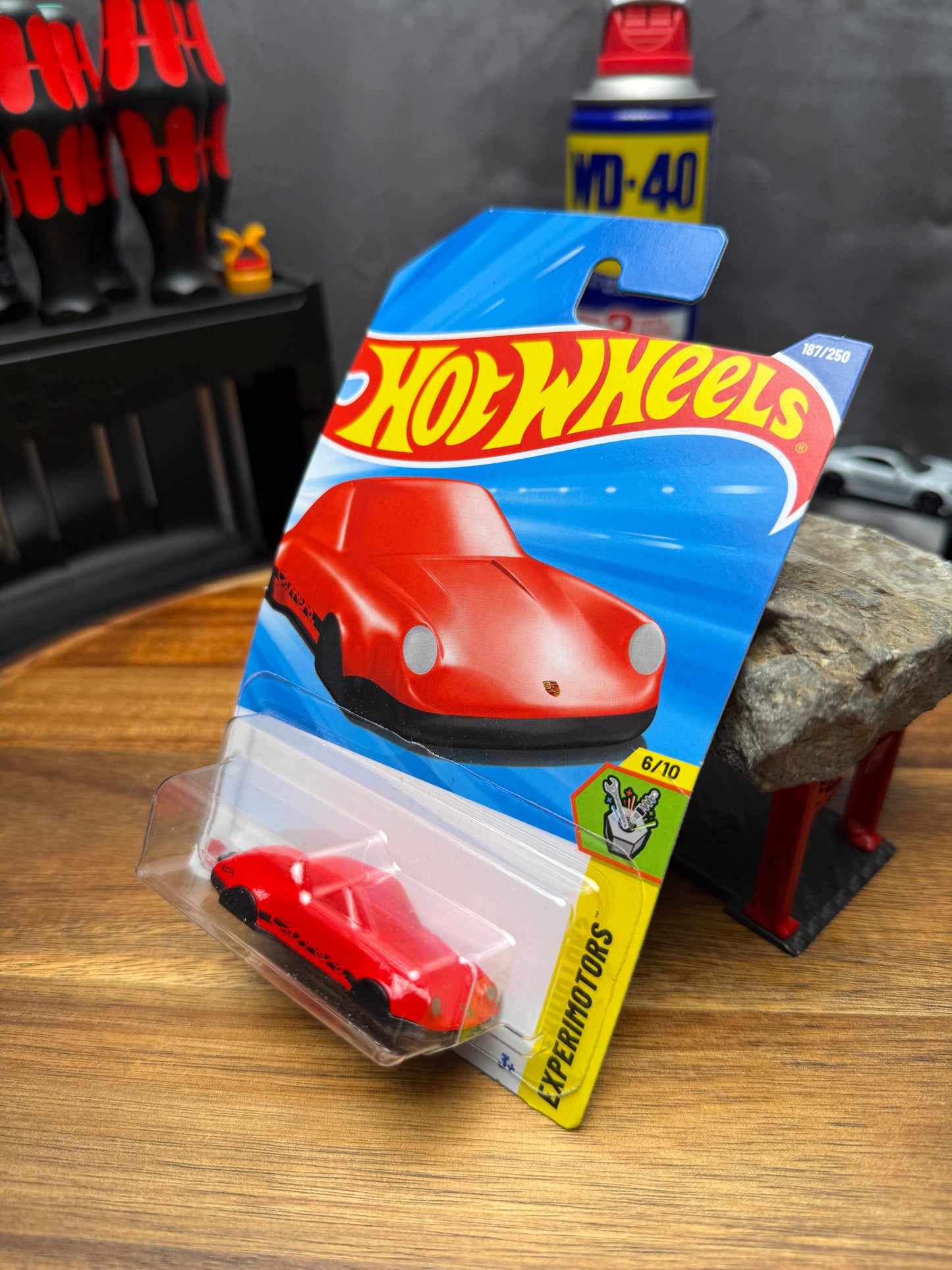 Hot Wheels "Coupe Clip" Keychain | Porsche 911 Carrera Tribute